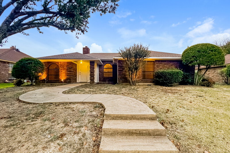 2,030/Mo, 821 Desoto Dr Desoto, TX 75115 External View