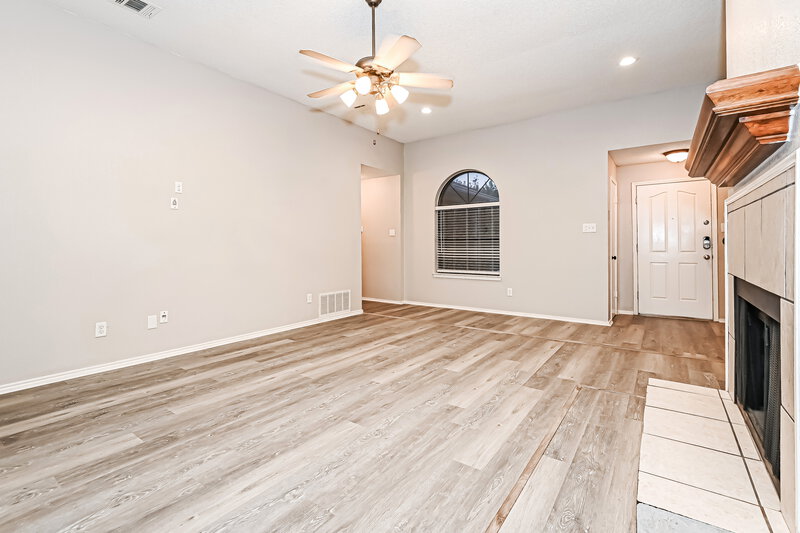 2,030/Mo, 821 Desoto Dr Desoto, TX 75115 Living Room View