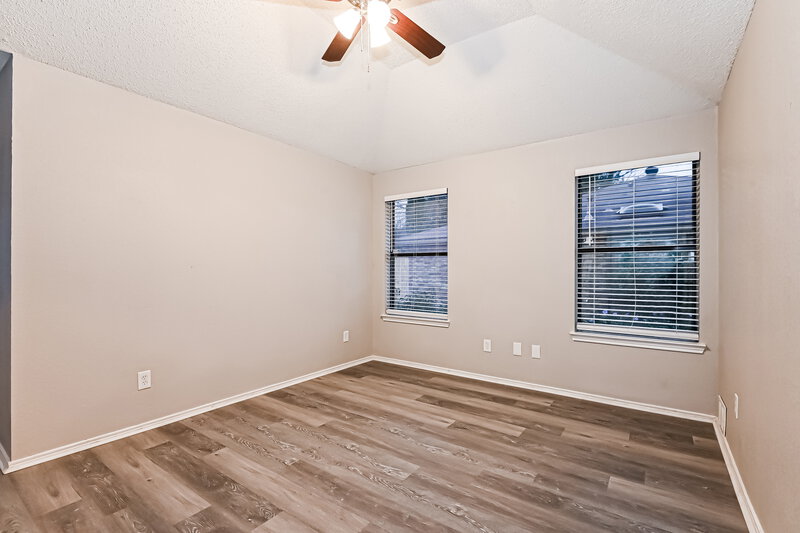 2,030/Mo, 821 Desoto Dr Desoto, TX 75115 Main Bedroom View