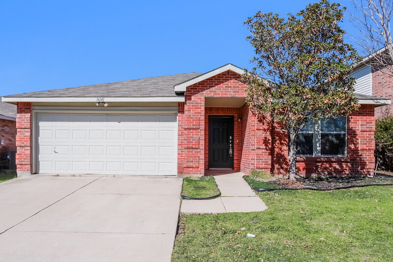 2,155/Mo, 16141 Shawnee Trl Justin, TX 76247 External View