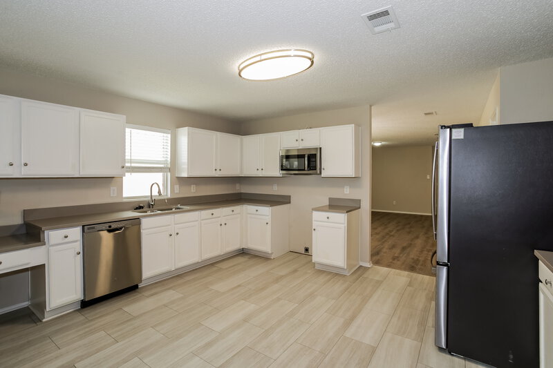 2,155/Mo, 16141 Shawnee Trl Justin, TX 76247 Kitchen View 2