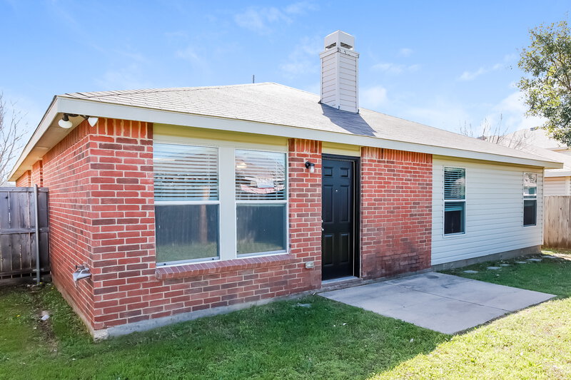 2,155/Mo, 16141 Shawnee Trl Justin, TX 76247 Rear View