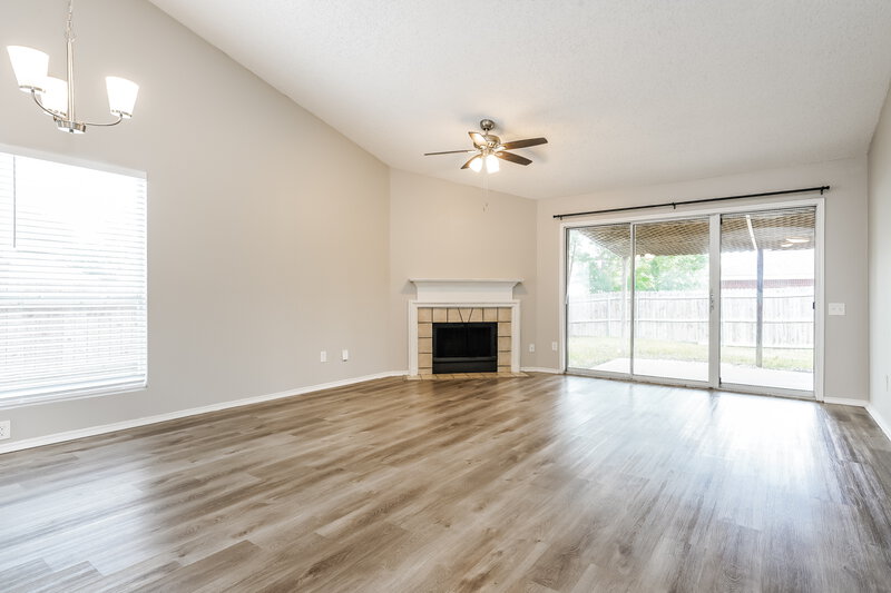1,960/Mo, 4653 Feathercrest Dr Fort Worth, TX 76137 Living Room View