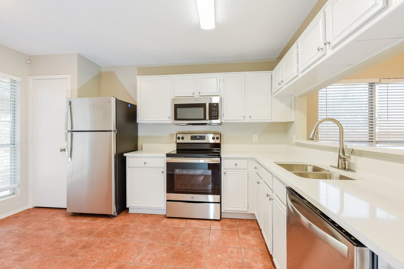 2,870/Mo, 4653 Feathercrest Dr Fort Worth, TX 76137 Kitchen View