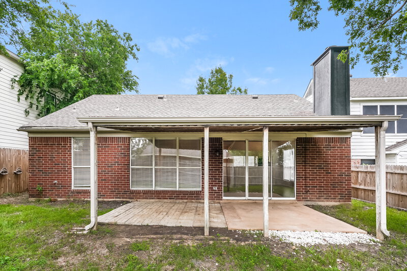 1,960/Mo, 4653 Feathercrest Dr Fort Worth, TX 76137 Rear View