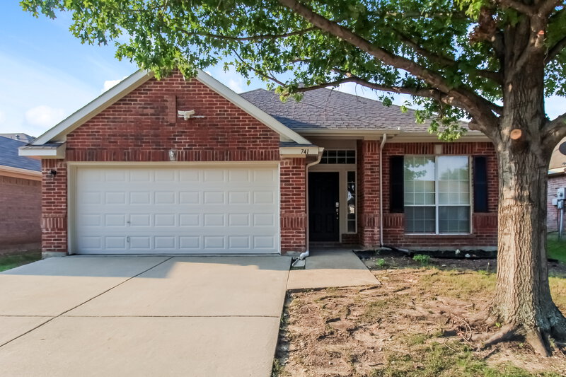 2,335/Mo, 741 Silverbrook Dr Saginaw, TX 76179 External View