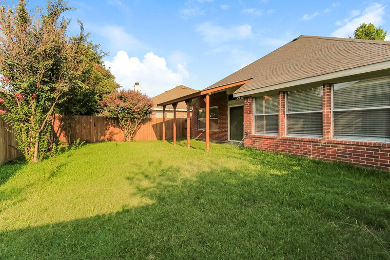 2,335/Mo, 741 Silverbrook Dr Saginaw, TX 76179 Rear View