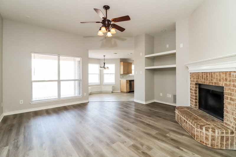 2,070/Mo, 613 Saint Eric Dr Mansfield, TX 76063 Living Room View 2