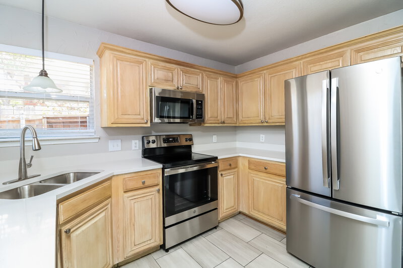 2,070/Mo, 613 Saint Eric Dr Mansfield, TX 76063 Kitchen View