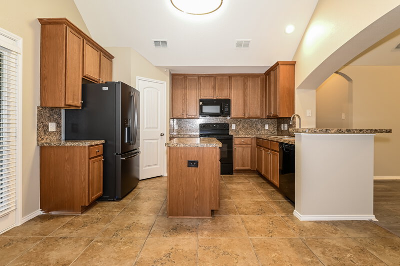 2,055/Mo, 1241 Chase Ln Seagoville, TX 75159 Kitchen View 2