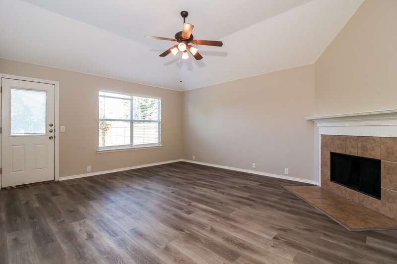 2,405/Mo, 8629 Wagon Trl Cross Roads, TX 76227 Living Room View