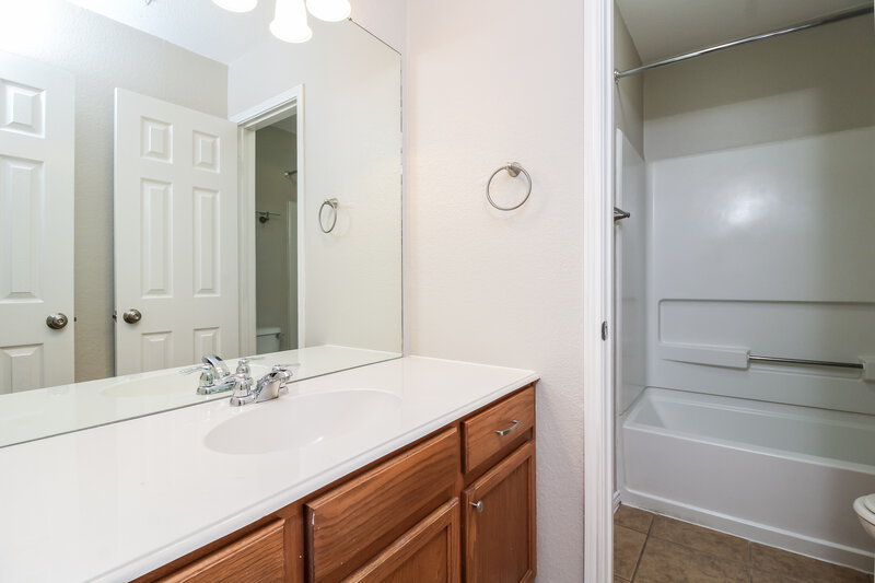 2,405/Mo, 8629 Wagon Trl Cross Roads, TX 76227 Bathroom View