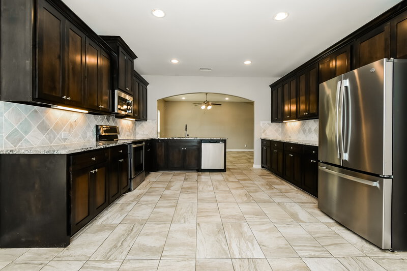 1,950/Mo, 236 Teakwood Dr Princeton, TX 75407 Kitchen View