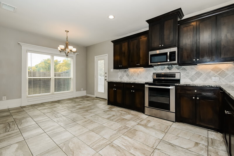 1,950/Mo, 236 Teakwood Dr Princeton, TX 75407 Kitchen View 2