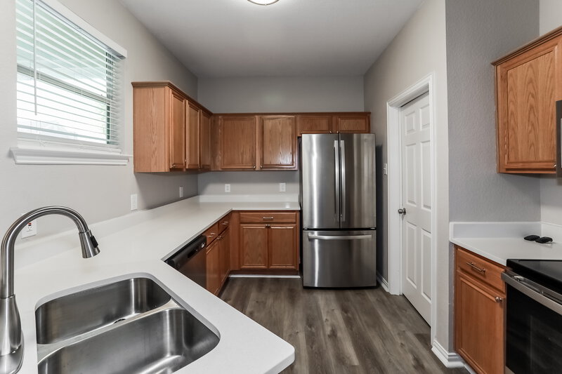 1,900/Mo, 10200 Cedar Lake Dr Providence Village, TX 76227 Kitchen View