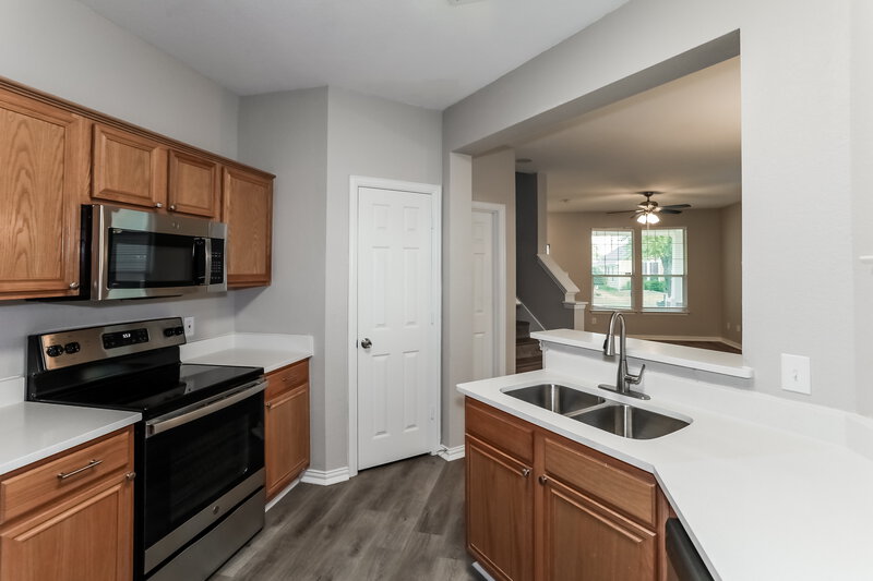 1,900/Mo, 10200 Cedar Lake Dr Providence Village, TX 76227 Kitchen View 2
