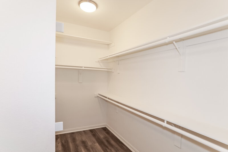 1,900/Mo, 10200 Cedar Lake Dr Providence Village, TX 76227 Walk In Closet View
