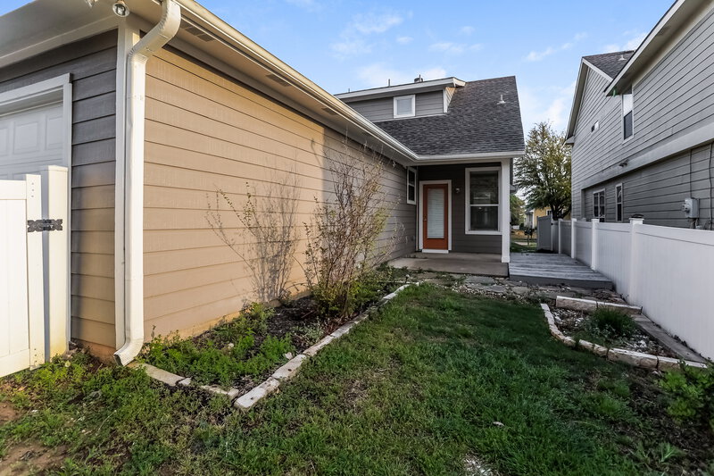 1,900/Mo, 10200 Cedar Lake Dr Providence Village, TX 76227 Rear View