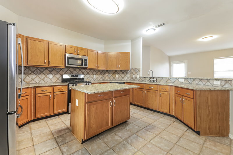 1,990/Mo, 2027 Northridge Dr Forney, TX 75126 Kitchen View 2
