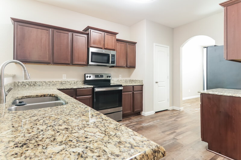 1,705/Mo, 341 Soap Tree Dr Princeton, TX 75407 Kitchen View 2