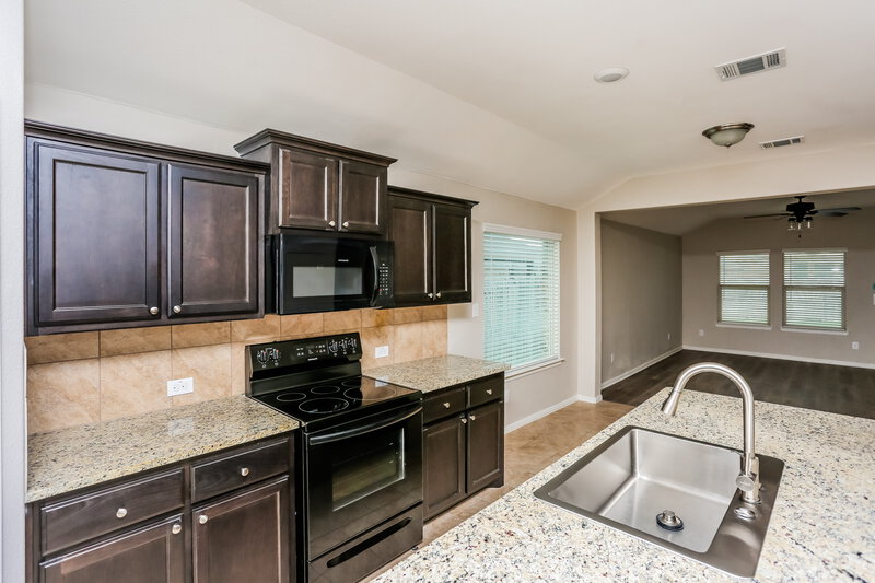 2,265/Mo, 9325 Herringbone Dr Fort Worth, TX 76131 Kitchen View