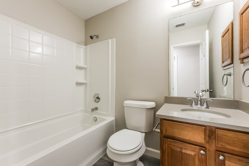 1,880/Mo, 536 Laurel Ln Fate, TX 75087 Bathroom View