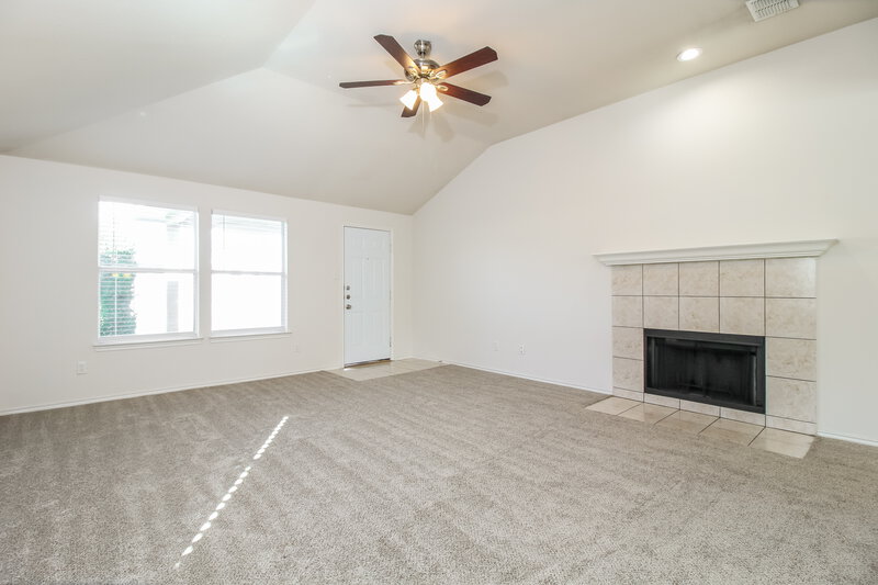 2,415/Mo, 9433 Sundial Dr Fort Worth, TX 76244 Living Room View 2