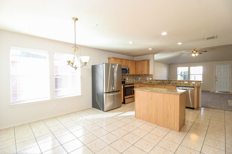 2,415/Mo, 9433 Sundial Dr Fort Worth, TX 76244 Kitchen View 3