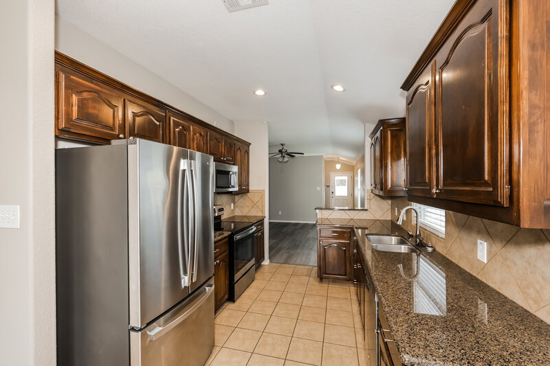 1,970/Mo, 2105 Charmion Ln Fort Worth, TX 76131 Kitchen View