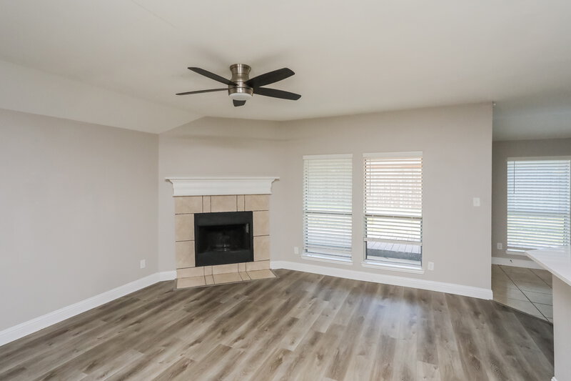 2,720/Mo, 1428 Julie St Seagoville, TX 75159 Living Room View