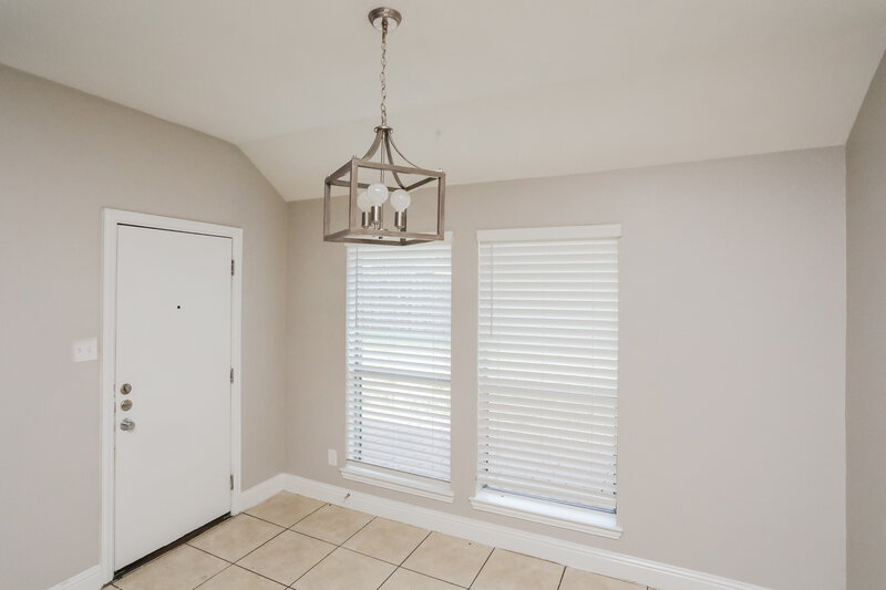 2,720/Mo, 1428 Julie St Seagoville, TX 75159 Dining Room View 2