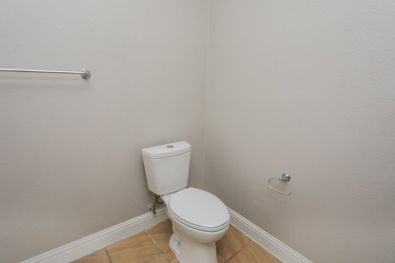 2,720/Mo, 1428 Julie St Seagoville, TX 75159 Bathroom View