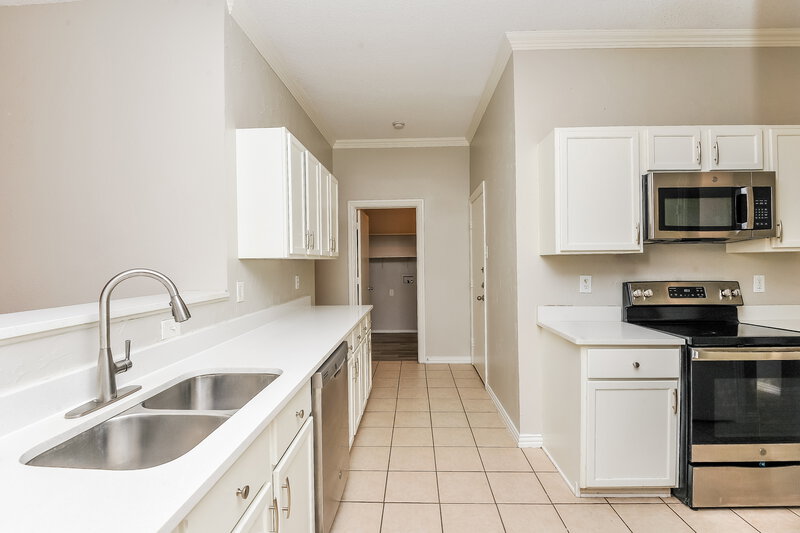 2,200/Mo, 3612 Diamond Ranch Rd Roanoke, TX 76262 Kitchen View 2