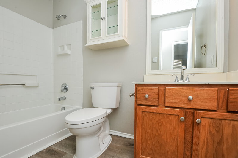 2,200/Mo, 3612 Diamond Ranch Rd Roanoke, TX 76262 Bathroom View