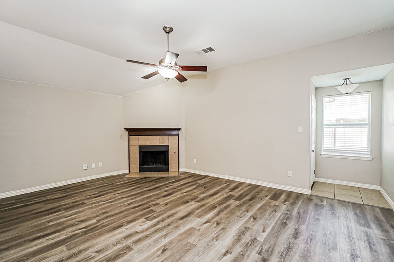 2,435/Mo, 1509 Nighthawk Dr Little Elm, TX 75068 Living Room View 2