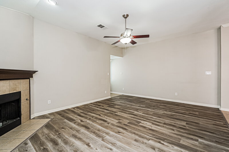 2,435/Mo, 1509 Nighthawk Dr Little Elm, TX 75068 Living Room View 3