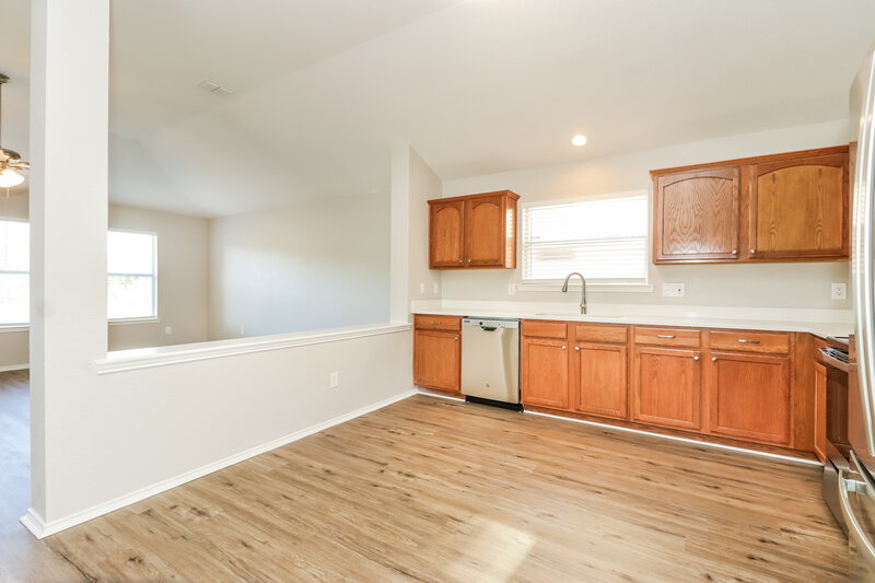 2,465/Mo, 8488 Creekbluff Dr Dallas, TX 75249 Kitchen View 2