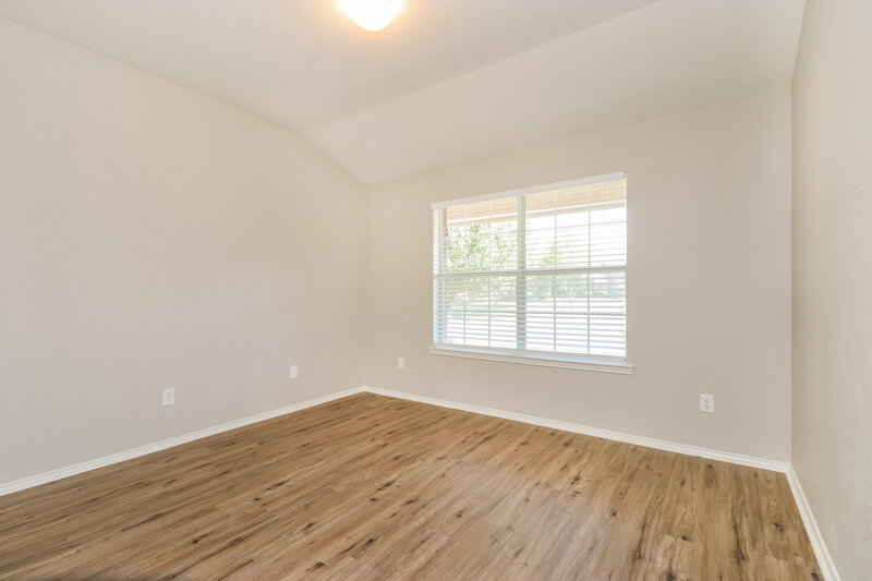 2,465/Mo, 8488 Creekbluff Dr Dallas, TX 75249 Bedroom View