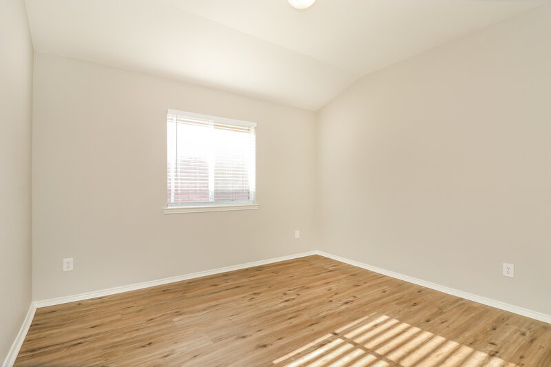 2,465/Mo, 8488 Creekbluff Dr Dallas, TX 75249 Bedroom View 2