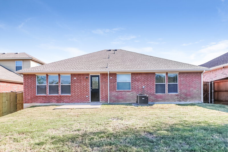 2,465/Mo, 8488 Creekbluff Dr Dallas, TX 75249 Rear View