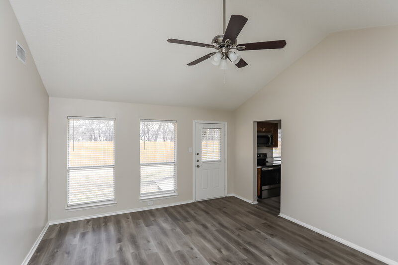 1,820/Mo, 115 Brockway Dr Rockwall, TX 75032 Living Room View 2