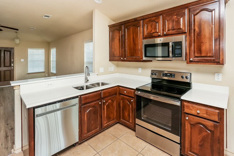 2,105/Mo, 1284 Kielder Cir Fort Worth, TX 76134 Kitchen View 2