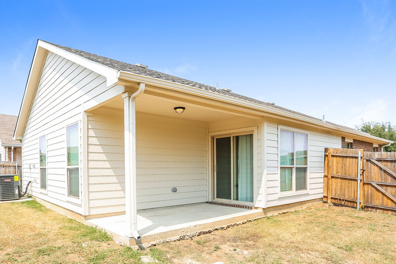 2,105/Mo, 1284 Kielder Cir Fort Worth, TX 76134 Rear View