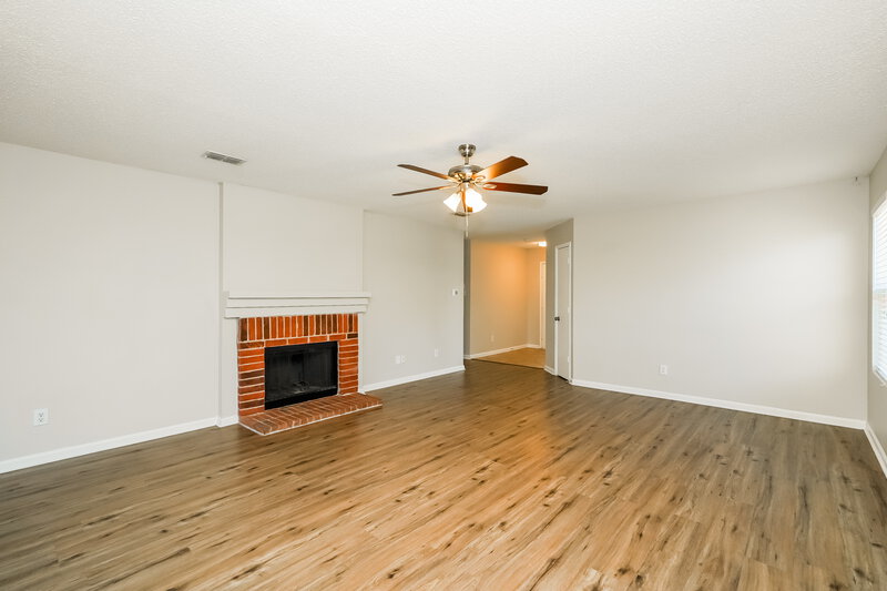 1,940/Mo, 8316 Early Dawn Trl Denton, TX 76210 Living Room View