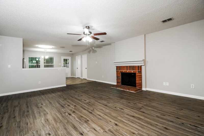 2,240/Mo, 8316 Early Dawn Trl Denton, TX 76210 Living Room View 3