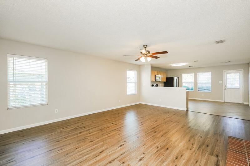 1,940/Mo, 8316 Early Dawn Trl Denton, TX 76210 Living Room View 3