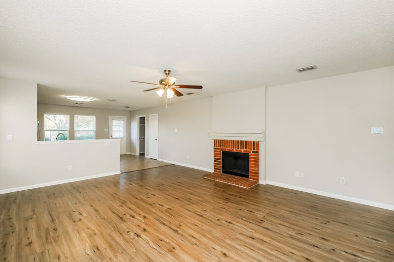 1,940/Mo, 8316 Early Dawn Trl Denton, TX 76210 Living Room View 4