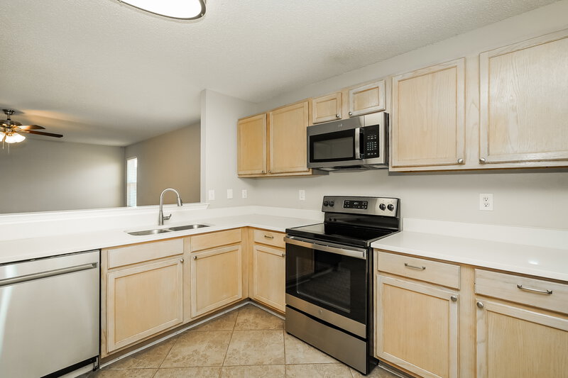 1,940/Mo, 8316 Early Dawn Trl Denton, TX 76210 Kitchen View 2