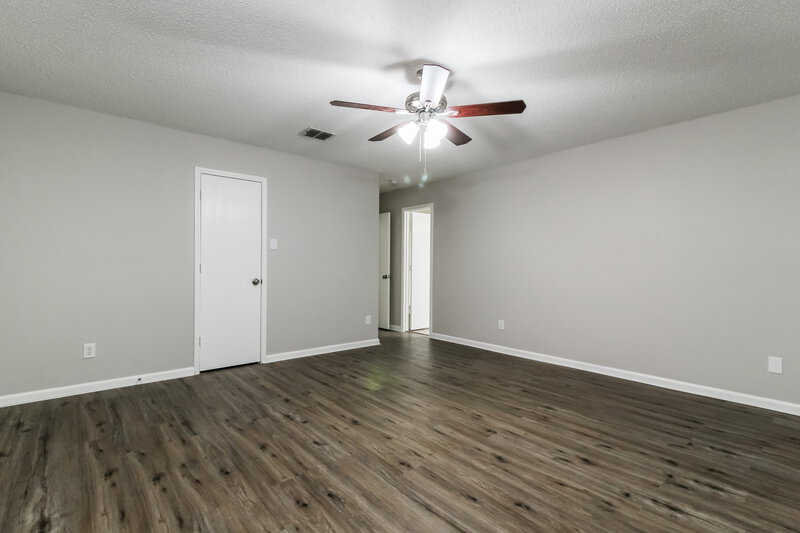 2,240/Mo, 8316 Early Dawn Trl Denton, TX 76210 Main Bedroom View 2