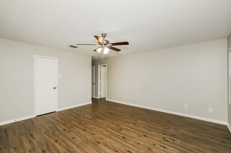 1,940/Mo, 8316 Early Dawn Trl Denton, TX 76210 Main Bedroom View 2